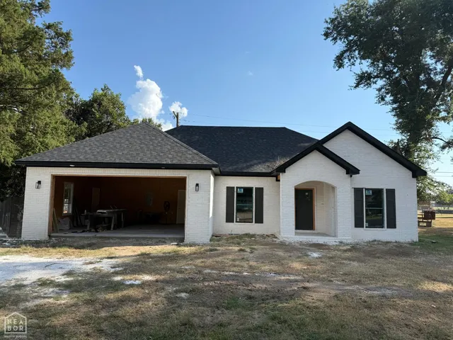 105 Lacey St, Leachville, AR 72438