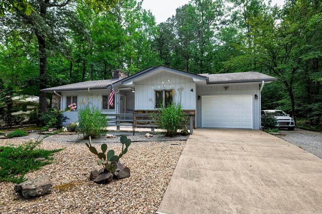 4 Tirar Ln, Hot Springs, AR 71909