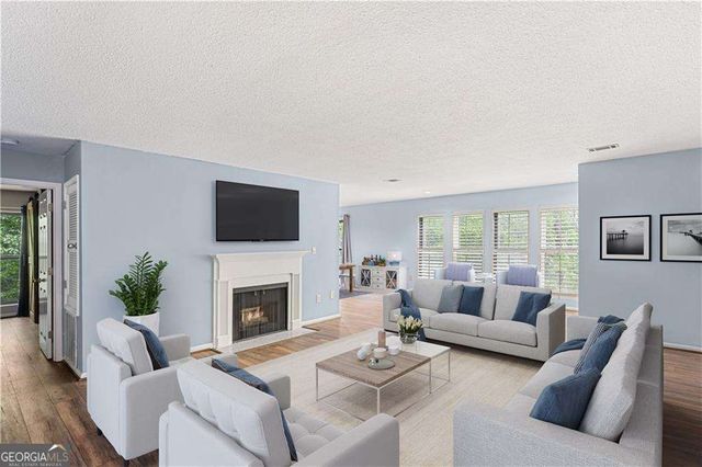24214 Plantation Dr NE, Atlanta, GA 30324