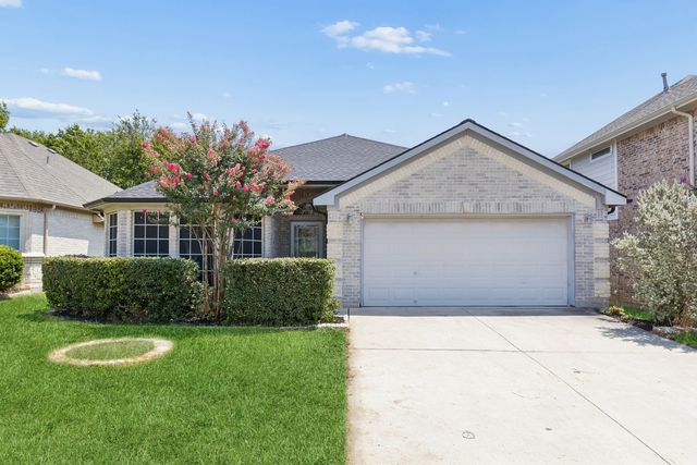 8624 Corral Cir, Fort Worth, TX 76244