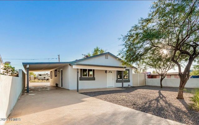 2951 W HOLLY Street, Phoenix, AZ 85009