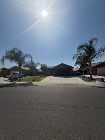 339 Half Moon Bay Way, Delano, CA 93215