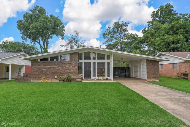 2522 Captain Sawyer Dr, Shreveport, LA 71104
