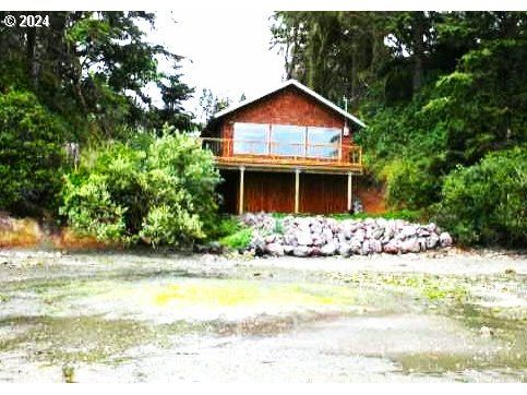 63893 Fossil Point Rd, Coos Bay, OR 97420
