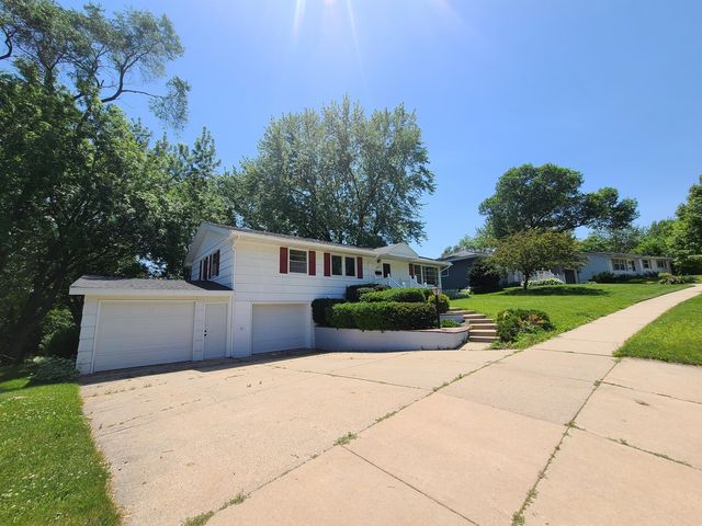 3620 3rd Pl NW, Rochester, MN 55901