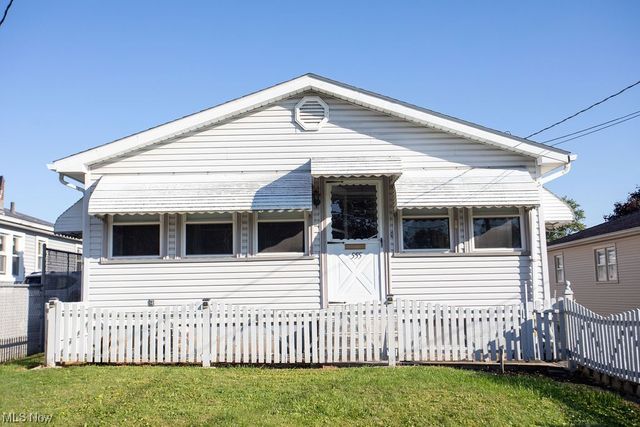 555 Sexton St, Struthers, OH 44471