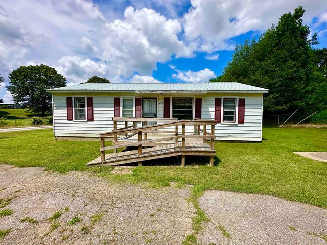 217 State Route 186 N, Humboldt, TN 38343