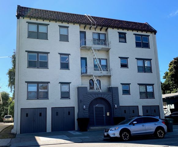 507 Forest St #207, Oakland, CA 94618