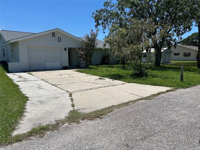 8316 Needles Dr, Hudson, FL 34667