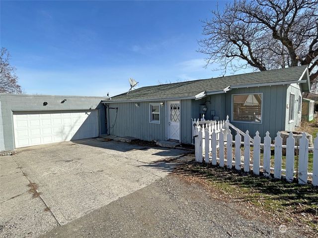 213 Roosevelt Drive, Grand Coulee, WA 99133