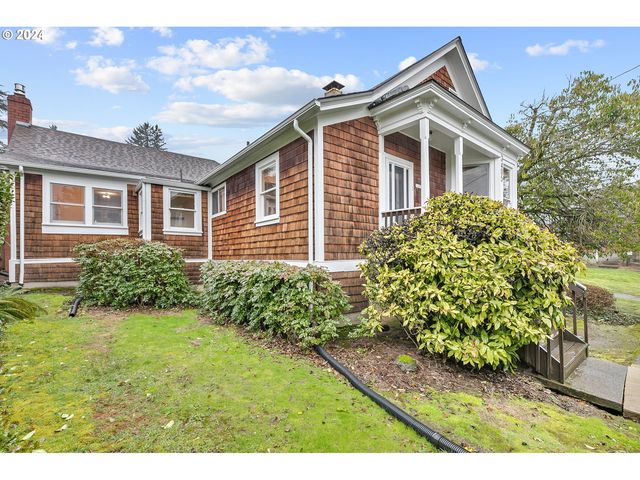 3405 SW 11th Ave, Portland, OR 97239