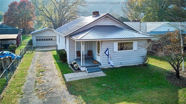 1514 Gladys Ave, East Bank, WV 25067