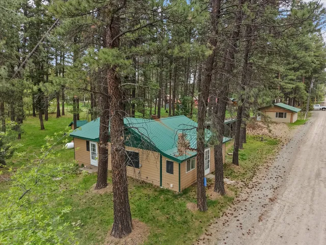 4030 Snow Fleury Ln, Lincoln, MT 59639
