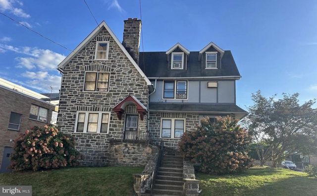 27 Glendale Rd, Upper Darby, PA 19082