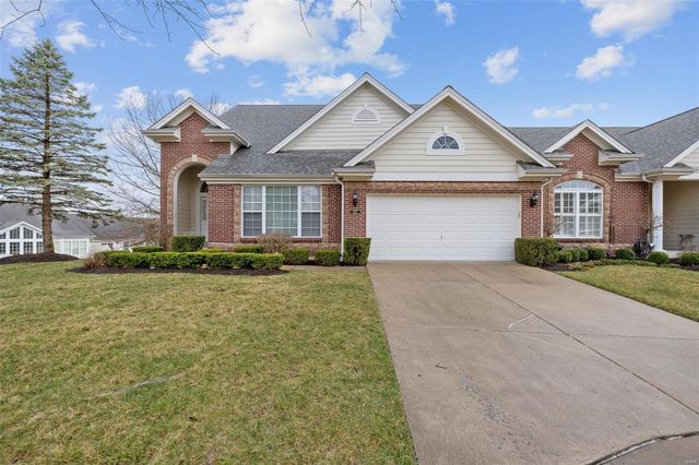 302 Shetland Valley Ct, Chesterfield, MO 63005