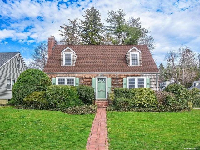 88 Midway Avenue, Locust Valley, NY 11560
