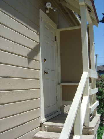 321 N  8th St #B, Santa Paula, CA 93060