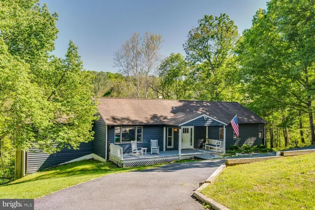 276 Deerhaven Rd, Front Royal, VA 22630