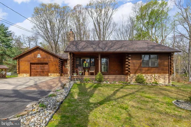 1069 Chews Landing Rd, Clementon, NJ 08021