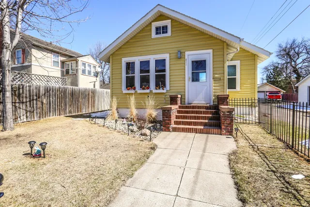 811 S  Washington St, Aberdeen, SD 57401