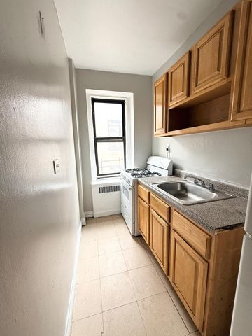 253 E  181st St #4B, Bronx, NY 10457