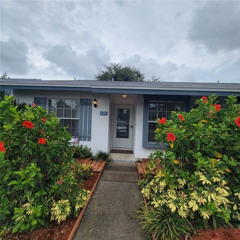 7229 Parkside Villas Dr, Saint Petersburg, FL 33709