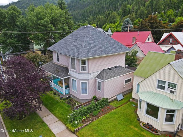 306 3rd St, Wallace, ID 83873