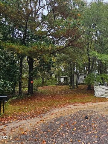 1712 Cleghorn Cir, Hope Mills, NC 28348