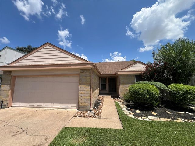 11842 S  Fairhollow Ln, Houston, TX 77043
