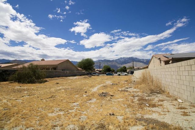 Shifting Sands Trl, Cathedral City, CA 92234