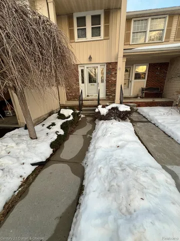 5224 Breeze Hill Pl #96, Troy, MI 48098