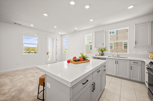 1229 Sunrise Vw #104, San Marcos, CA 92078