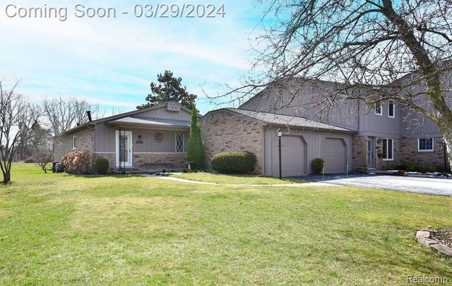 1181 Rolling Acres Dr, Bloomfield Township, MI 48302
