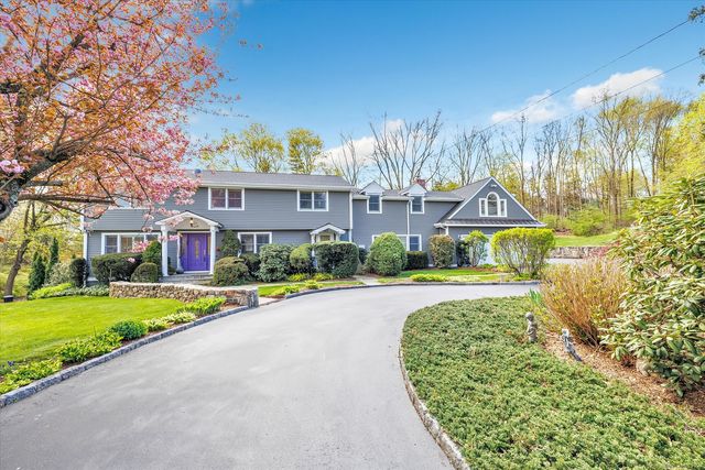 38 Tommys Ln, New Canaan, CT 06840