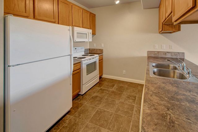 3701 Prairie Commons St #125, Williston, ND 58801