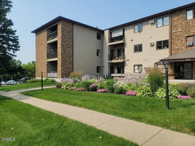1120 N  12th St #16, Bismarck, ND 58501