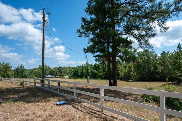 293 Blooming Dogwood Ln, Chester, TX 75936