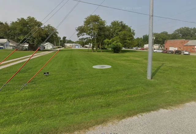 418 E  Chestnut St, Chanute, KS 66720