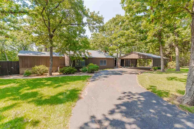2224 S  Tanglewood Cir, Stillwater, OK 74074