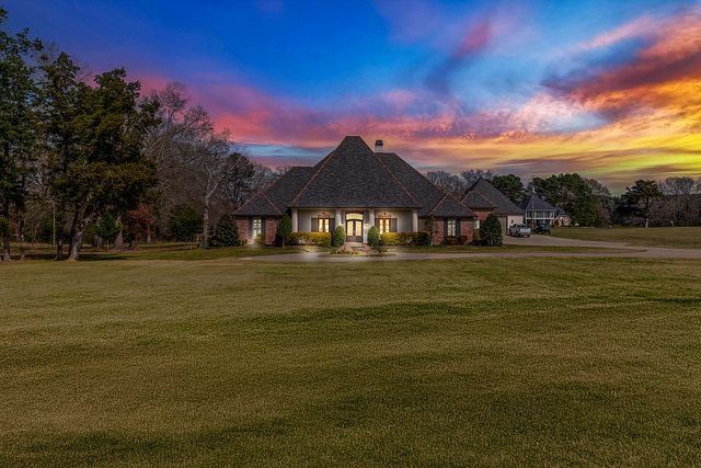 301 Easton Pvt Dr, Stonewall, LA 71078