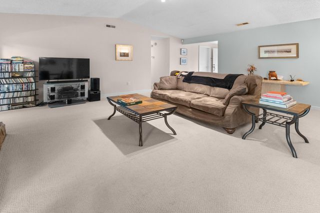 1129 Yorktown Ct, Mount Pleasant, SC 29464