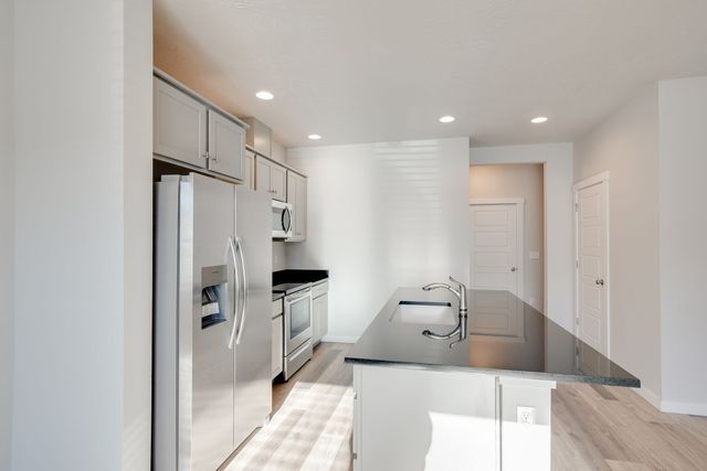 319 S  Riggs Spring Ave, Meridian, ID 83642