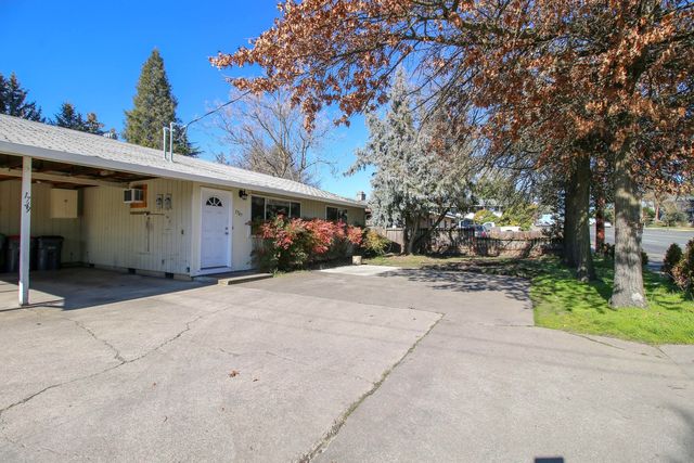 1747 Crater Lake Ave, Medford, OR 97504