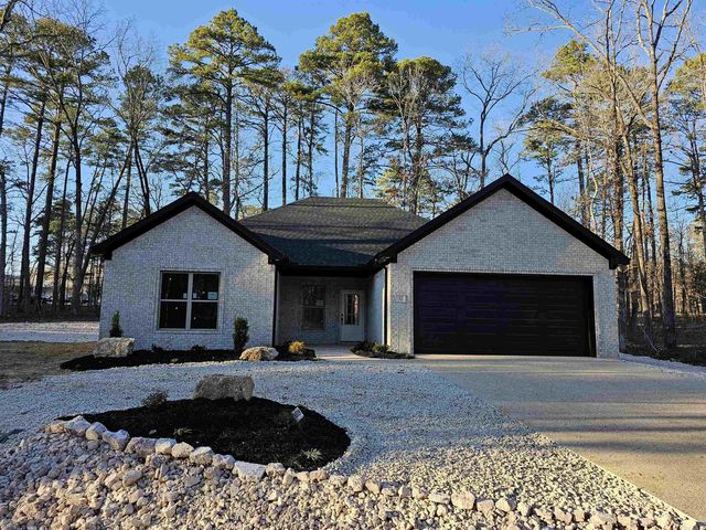 32 Sacedon Ln, Hot Springs Village, AR 71909