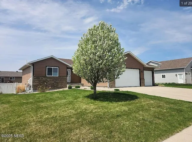 2314 17th Ave S, Brookings, SD 57006