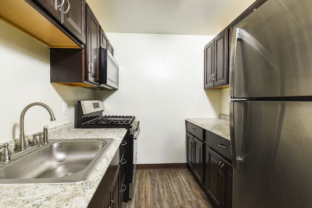 6 Marshall Dr #E-E5, Camp Hill, PA 17011