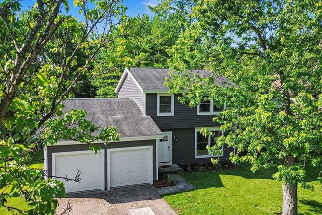 445 Highmeadows Village Dr, Powell, OH 43065