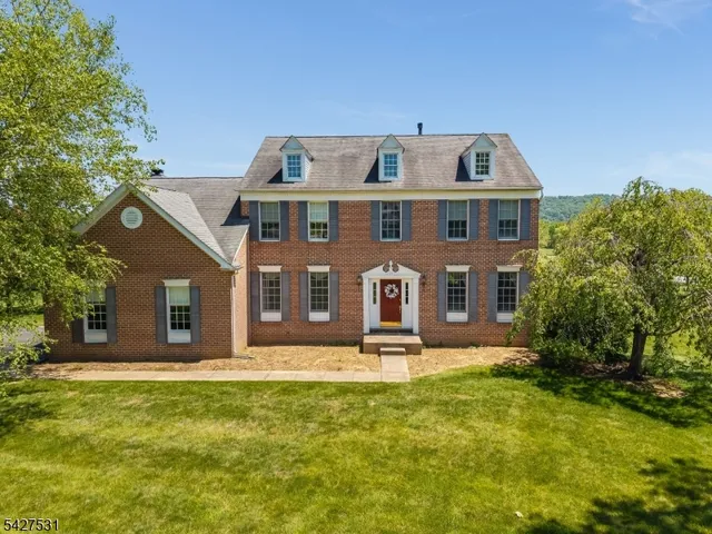 21 Surry Lane, Asbury, NJ 08802