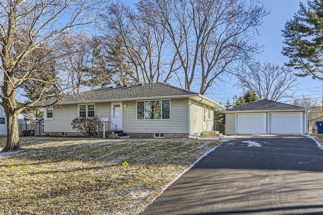 3734 74th St E, Inver Grove Heights, MN 55076