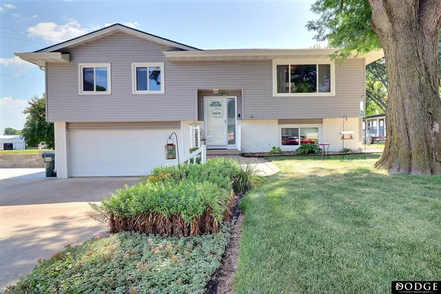 1080 N  25th Ave, Blair, NE 68008